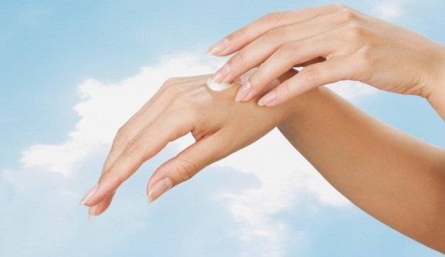 Less hand lotion application